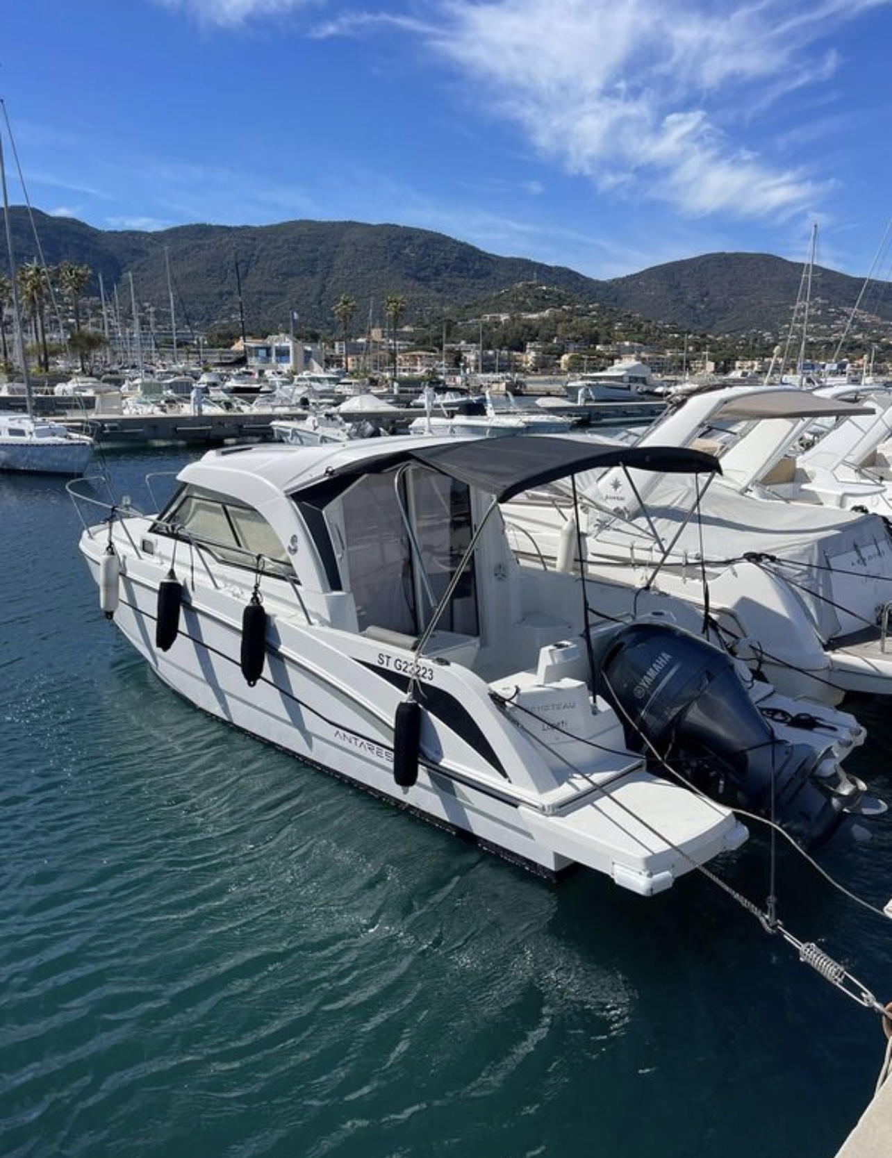 slider 1 Beneteau Antares 8 OB